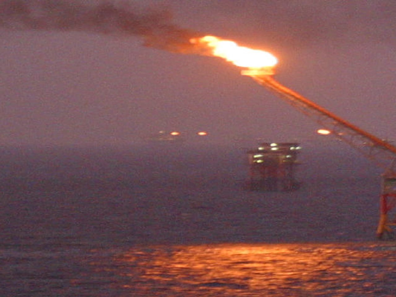 Offshore oil rig and drill pipe logistics in Saudi Arabia