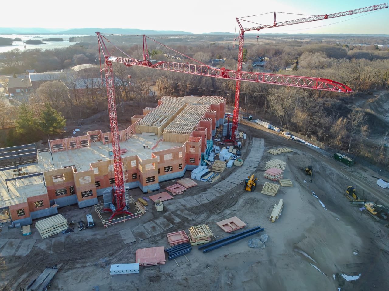 Construction cranes and structural steel transport Saudi Arabia